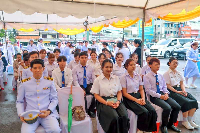 มหาวิทยาลัยนครพนม ร่วมพิธีวางพวงมาลาเนื่องในวันมหิดล ประจำปี 2568